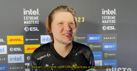 系列中保持 系列中保持